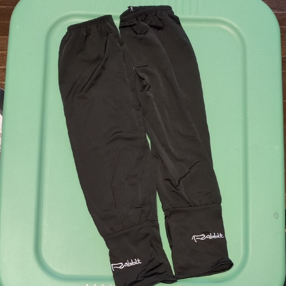 Black RABBITT Arm Covers NWOT M-L